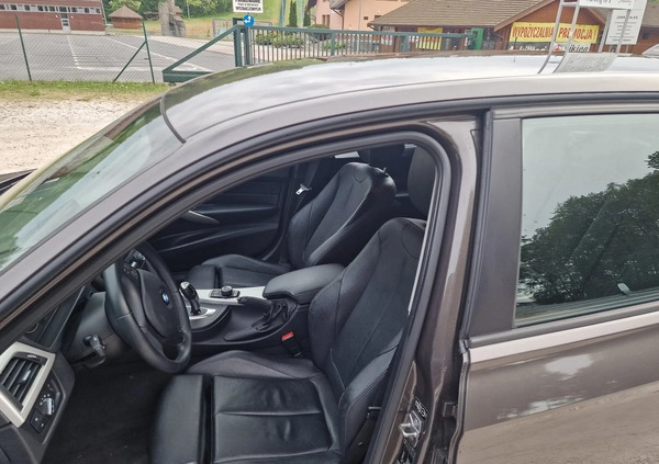 BMW Seria 3 cena 44500 przebieg: 212000, rok produkcji 2013 z Kamieńsk małe 106